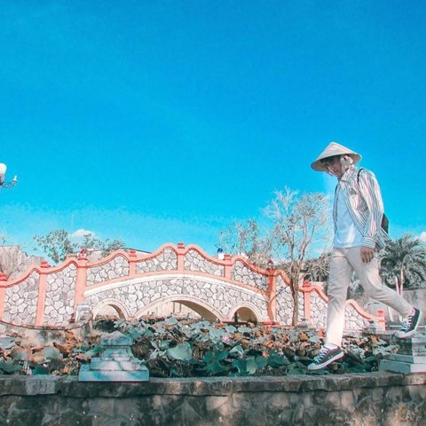 5 ngoi chua mien Tay dep tua cung dien cho ban tha ho check-in hinh anh 11 5 ngoi chua mien Tay dep tua cung dien cho ban tha ho check-in hinh anh 11