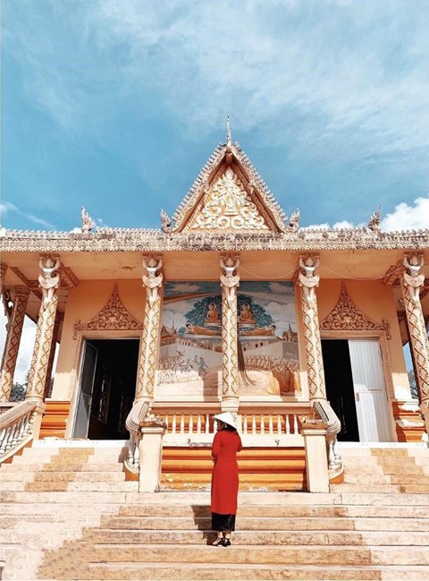 5 ngoi chua mien Tay dep tua cung dien cho ban tha ho check-in hinh anh 22 5 ngoi chua mien Tay dep tua cung dien cho ban tha ho check-in hinh anh 22