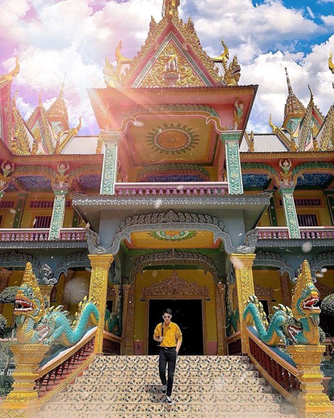 5 ngoi chua mien Tay dep tua cung dien cho ban tha ho check-in hinh anh 3 5 ngoi chua mien Tay dep tua cung dien cho ban tha ho check-in hinh anh 3