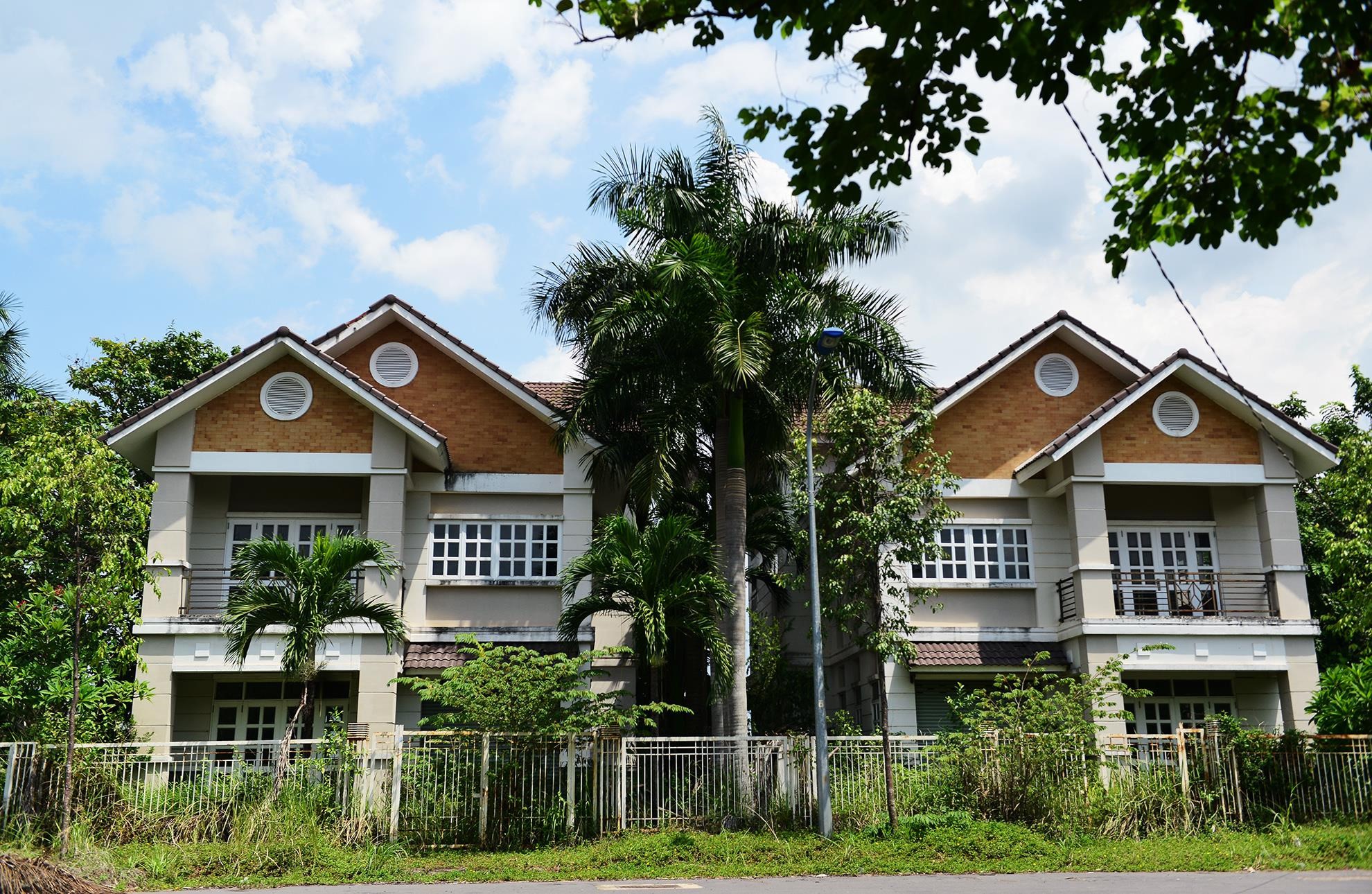 Khu đô thị Đông Sài Gòn hơn 10 năm hoang vắng - Ảnh 4. Khu đô thị Đông Sài Gòn hơn 10 năm hoang vắng - Ảnh 4.