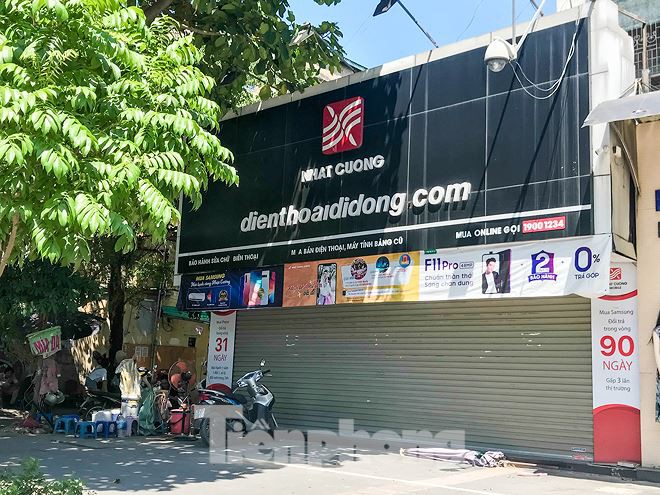 Chuỗi cửa hàng Nhật Cường 'phủ bạt, che biển' sau hơn một tháng ông chủ bỏ trốn - Ảnh 6. Chuỗi cửa hàng Nhật Cường 'phủ bạt, che biển' sau hơn một tháng ông chủ bỏ trốn - Ảnh 6.