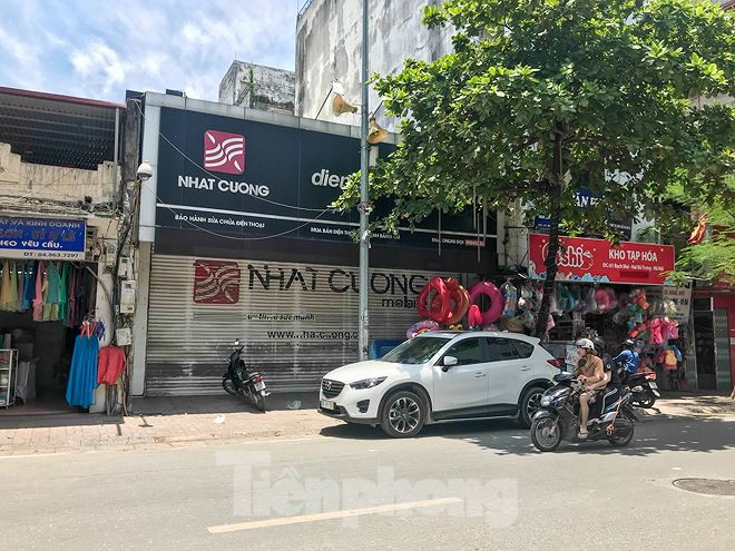 Chuỗi cửa hàng Nhật Cường 'phủ bạt, che biển' sau hơn một tháng ông chủ bỏ trốn - Ảnh 7. Chuỗi cửa hàng Nhật Cường 'phủ bạt, che biển' sau hơn một tháng ông chủ bỏ trốn - Ảnh 7.