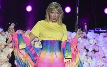 Taylor Swift khởi động 'Tháng Tự hào LGBT' bằng việc đưa ra một bản kiến nghị khiến fan vô cùng cảm kích