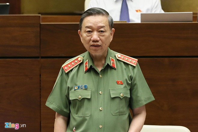 Nói về hành vi cưỡng hôn trong thang máy, Bộ trưởng Công an khẳng định sẽ có mức phạt phù hợp - Ảnh 1. Nói về hành vi cưỡng hôn trong thang máy, Bộ trưởng Công an khẳng định sẽ có mức phạt phù hợp - Ảnh 1.