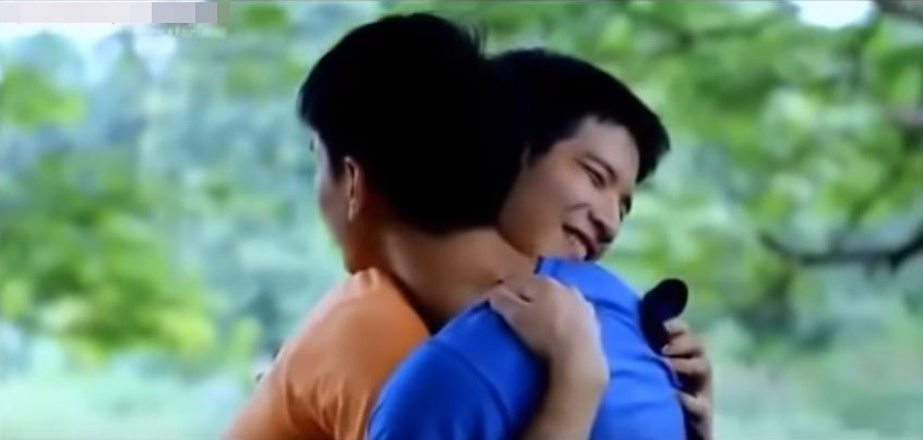 Phim đam mỹ Khi tình yêu đến (Loves coming): Con trai chỉ được yêu mỗi con gái thôi à? - Ảnh 1. Phim đam mỹ Khi tình yêu đến (Loves coming): Con trai chỉ được yêu mỗi con gái thôi à? - Ảnh 1.