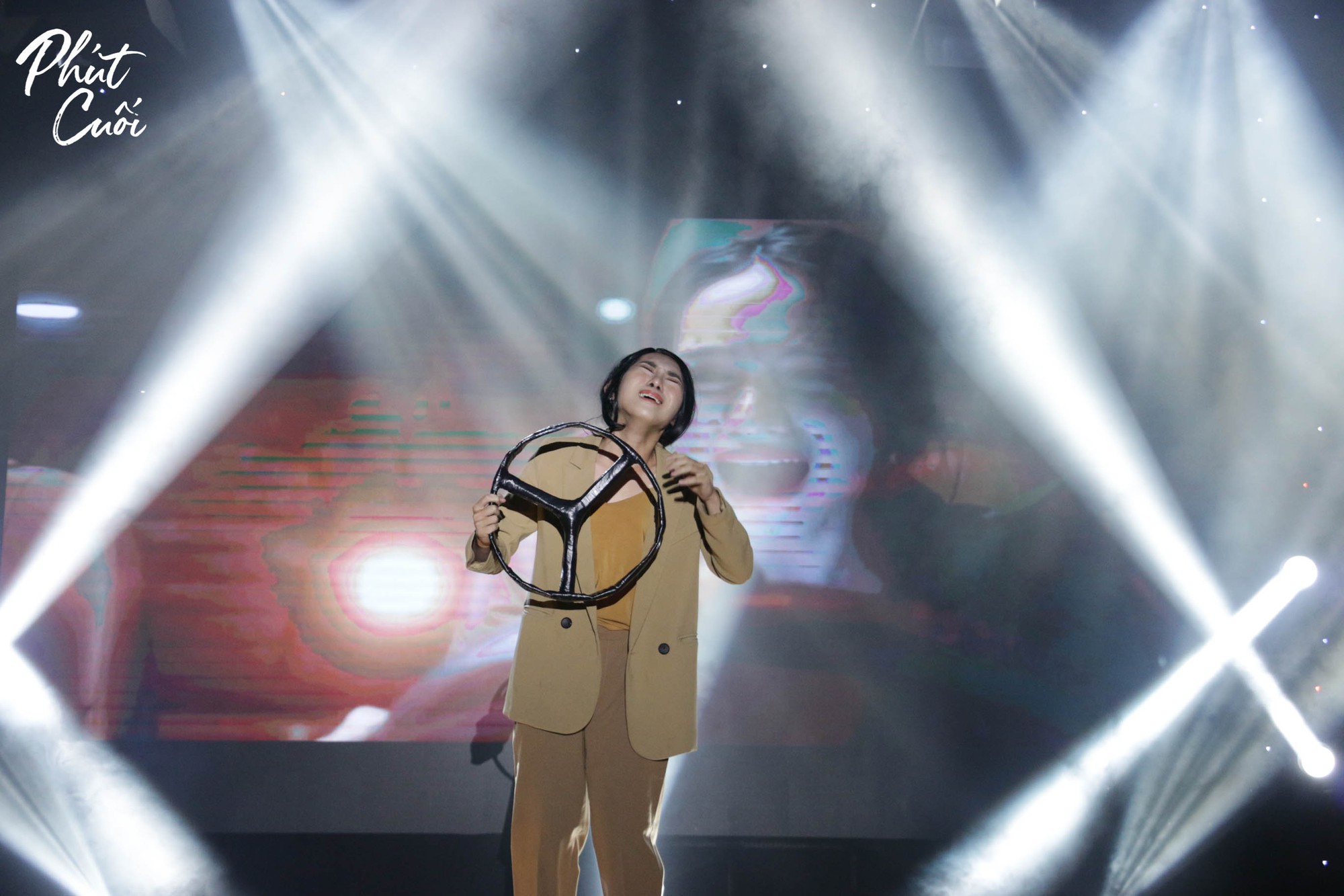 Đêm nhạc Phút Cuối 2019: Chuyện của chúng ta đưa sinh viên quay trở về với Thánh đường Kí ức - Ảnh 2. Đêm nhạc Phút Cuối 2019: Chuyện của chúng ta đưa sinh viên quay trở về với Thánh đường Kí ức - Ảnh 2.