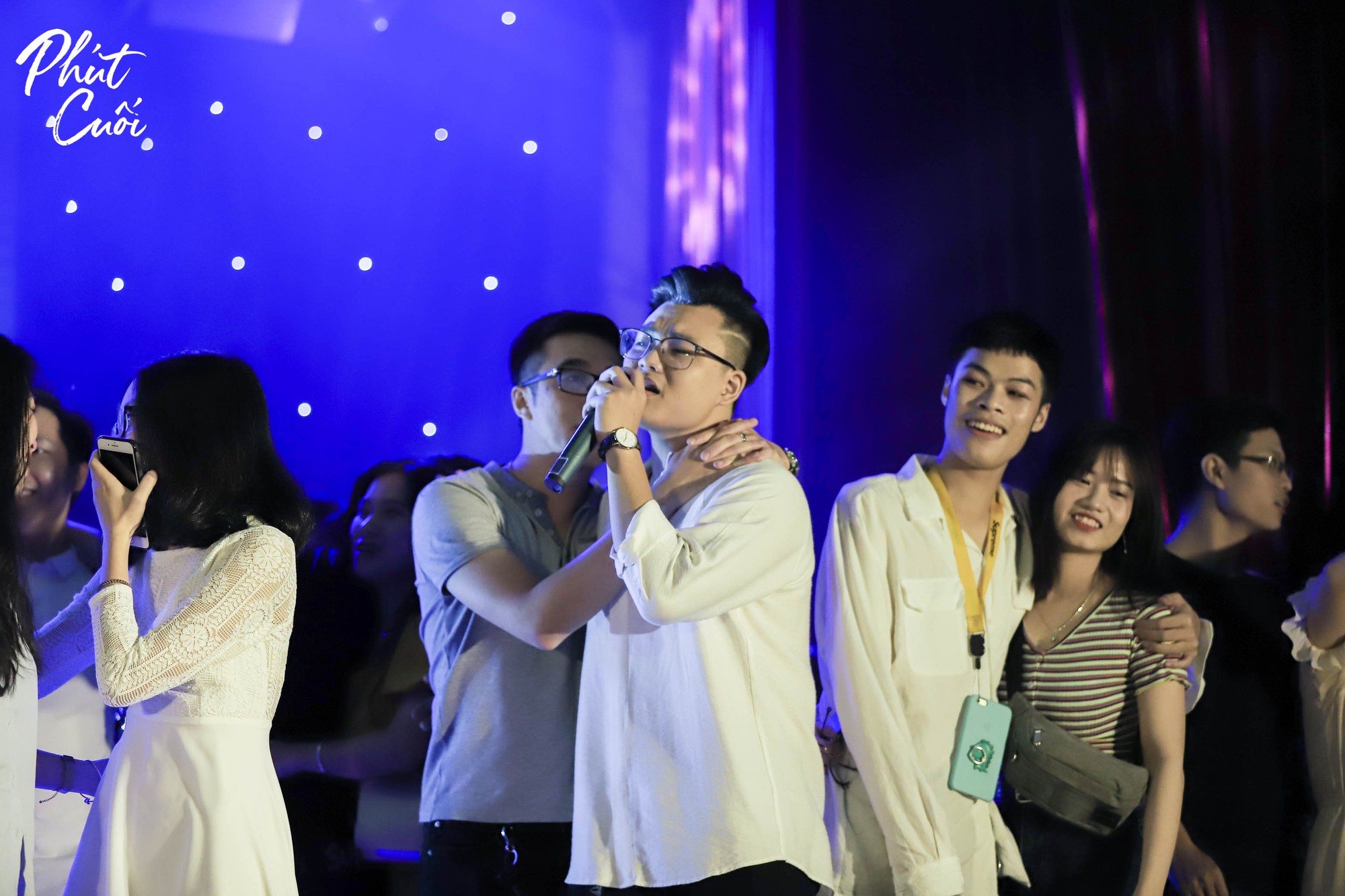Đêm nhạc Phút Cuối 2019: Chuyện của chúng ta đưa sinh viên quay trở về với Thánh đường Kí ức - Ảnh 5. Đêm nhạc Phút Cuối 2019: Chuyện của chúng ta đưa sinh viên quay trở về với Thánh đường Kí ức - Ảnh 5.