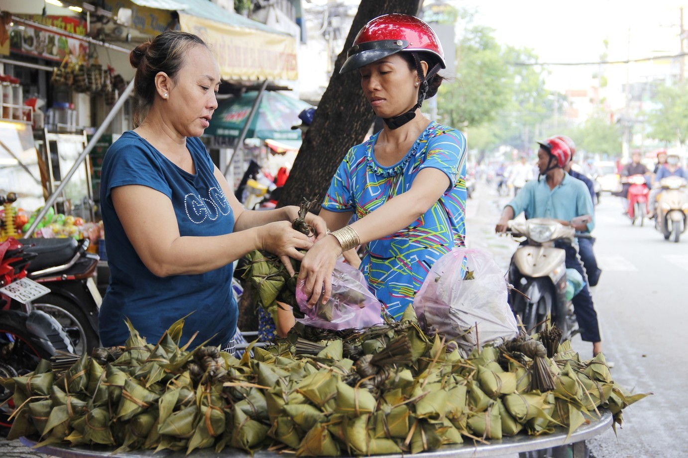 Chỉ nhanh những địa chỉ bán bánh ú tro ở Sài Gòn dịp Tết Đoan Ngọ - Ảnh 5.