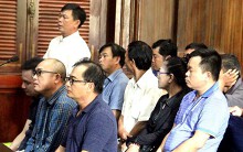 5 người trong đường dây buôn lậu xe sang từ Mỹ về Việt Nam thoát án tù