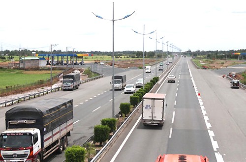 Cao tốc Trung Lương - Mỹ Thuận chậm tiến độ, Bộ GTVT giải thích do năng lực nhà đầu tư hạn chế - Ảnh 3.
