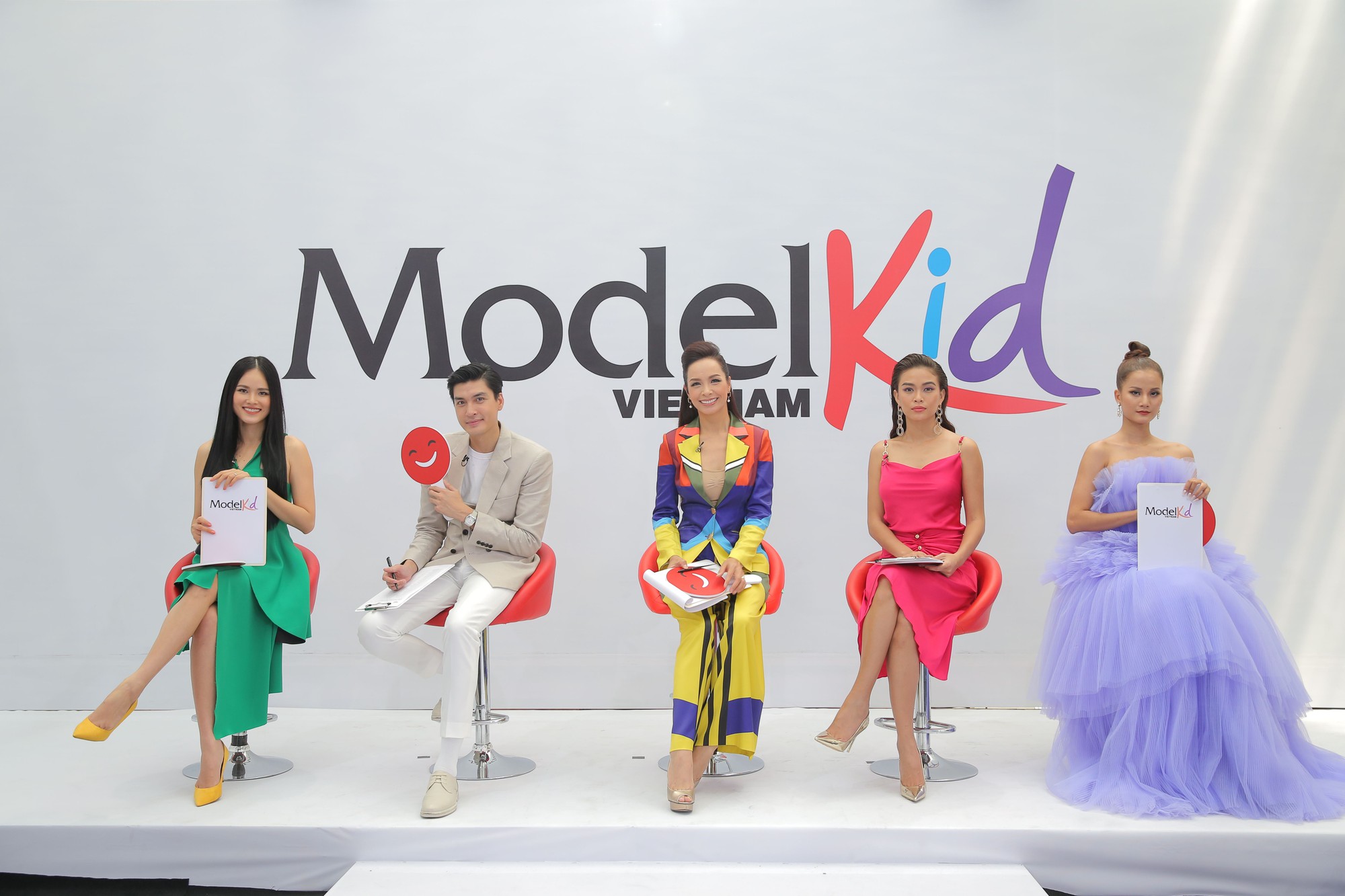 Bà Trang Lê - giám đốc sản xuất Model Kid Vietnam: Tôi rất bức xúc khi nhiều nơi dạy các bé trình diễn như người lớn - Ảnh 6. Bà Trang Lê - giám đốc sản xuất Model Kid Vietnam: Tôi rất bức xúc khi nhiều nơi dạy các bé trình diễn như người lớn - Ảnh 6.