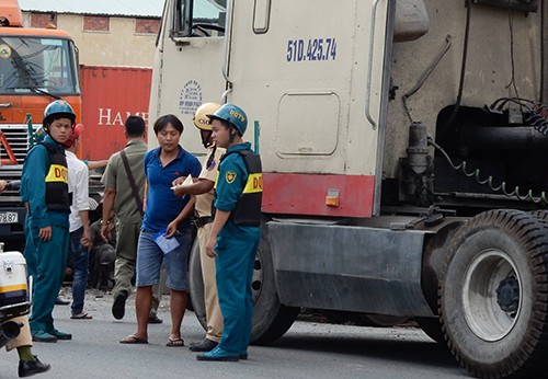 Kiểm tra ma túy trên đường: Nhiều tài xế không phối hợp, nói lực lượng chức năng gây phiền hà - Ảnh 2. Kiểm tra ma túy trên đường: Nhiều tài xế không phối hợp, nói lực lượng chức năng gây phiền hà - Ảnh 2.