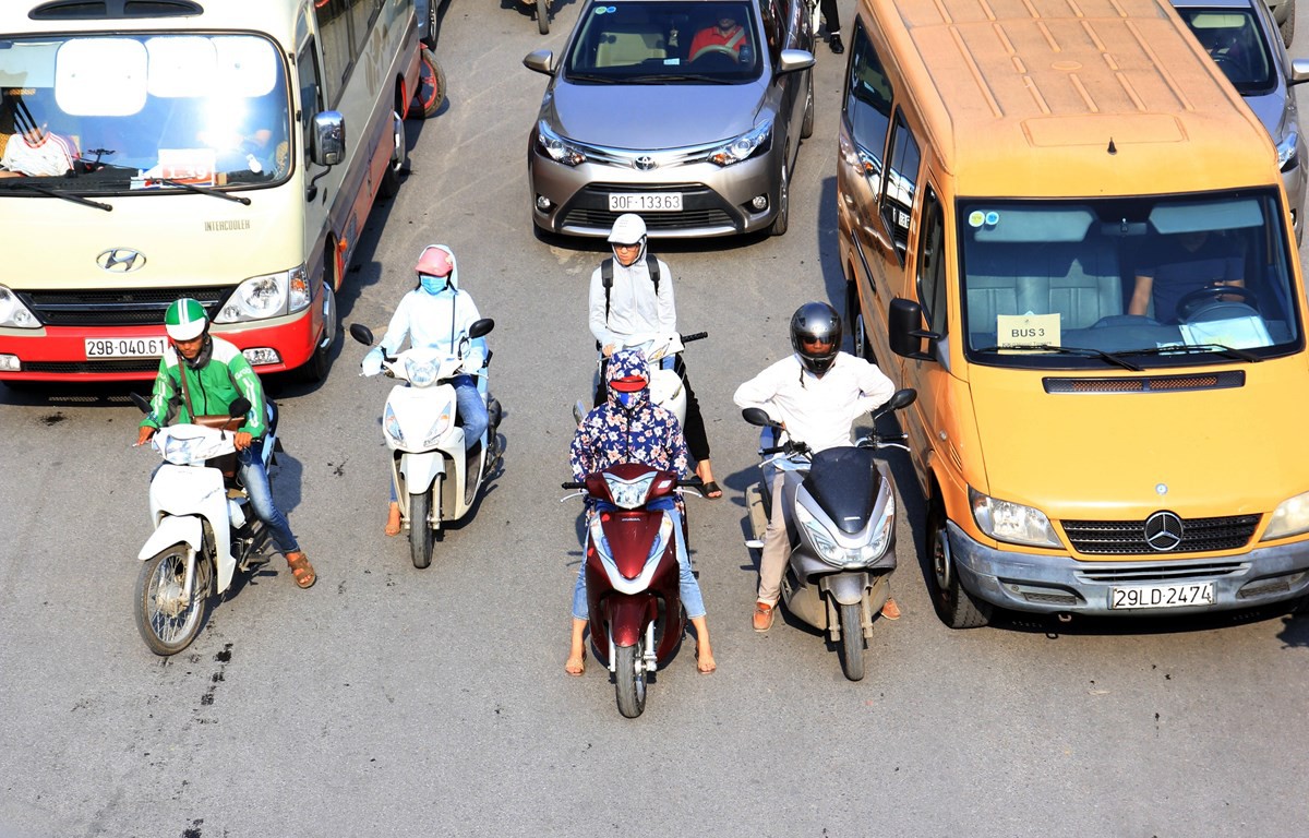 Dự báo thời tiết ngày mai 5/6: Hà Nội nắng nóng trên 36 độ C - Ảnh 1. Dự báo thời tiết ngày mai 5/6: Hà Nội nắng nóng trên 36 độ C - Ảnh 1.