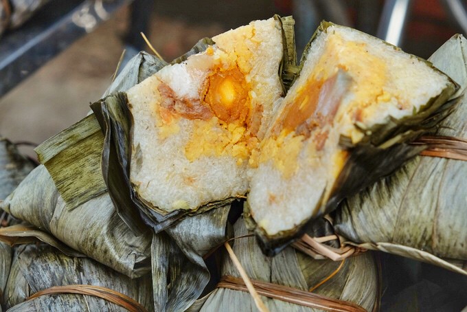 Bánh ú bá trạng - tinh hoa ẩm thực người Hoa vào dịp Tết Đoan Ngọ - Ảnh 1. Bánh ú bá trạng - tinh hoa ẩm thực người Hoa vào dịp Tết Đoan Ngọ - Ảnh 1.