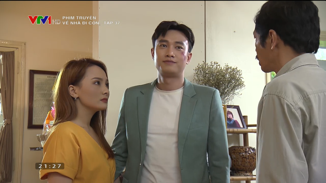 Về nhà đi con tập 37: Thư bẽn lẽn bên Vũ trong đêm tân hôn, Khải xé giấy li hôn và tuyên bố không buông tha Huệ - Ảnh 10. Về nhà đi con tập 37: Thư bẽn lẽn bên Vũ trong đêm tân hôn, Khải xé giấy li hôn và tuyên bố không buông tha Huệ - Ảnh 10.
