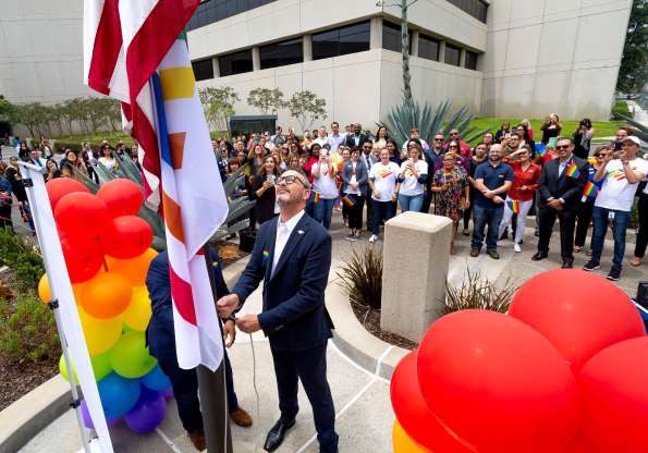 Tháng Tự hào LGBT 2019: Những hình ảnh ấn tượng trên thế giới - Ảnh 6. Tháng Tự hào LGBT 2019: Những hình ảnh ấn tượng trên thế giới - Ảnh 6.