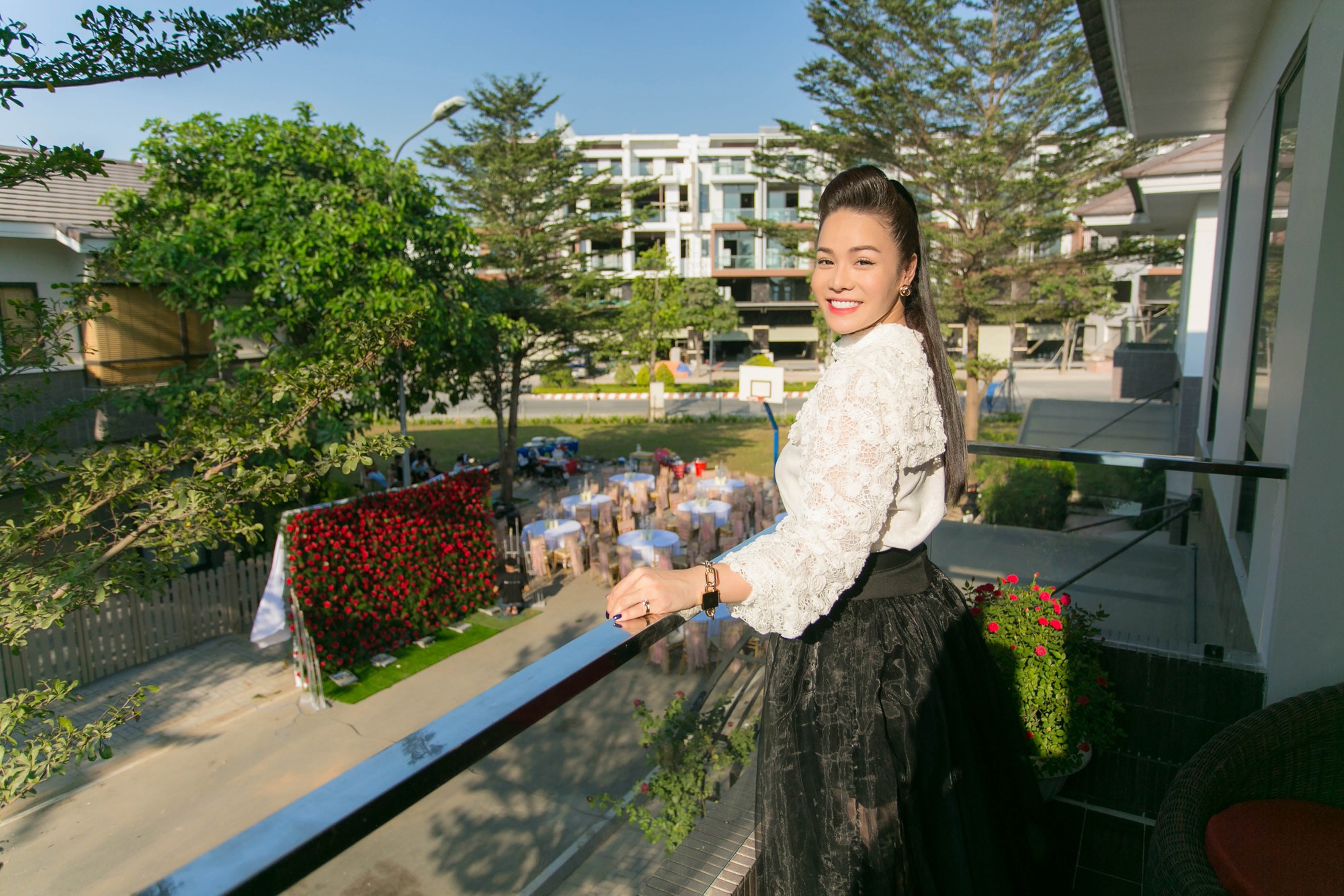 Cuộc đời của Nhật Kim Anh: Từng làm người giúp việc, 3 lần tự tử vì tình, bị kì thị, cho đến ngôi sao giàu nứt vách sau khi chia tay chồng - Ảnh 8. Cuộc đời của Nhật Kim Anh: Từng làm người giúp việc, 3 lần tự tử vì tình, bị kì thị, cho đến ngôi sao giàu nứt vách sau khi chia tay chồng - Ảnh 8.
