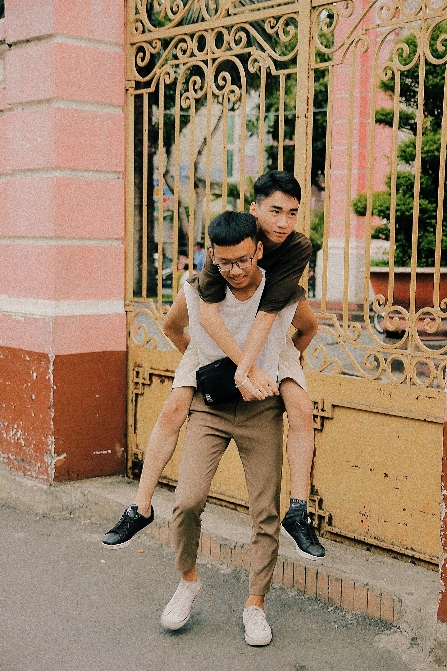 Bộ ảnh rất tình của cặp LGBT điển trai khiến cộng đồng mạng thổn thức - Ảnh 4. Bộ ảnh rất tình của cặp LGBT điển trai khiến cộng đồng mạng thổn thức - Ảnh 4.