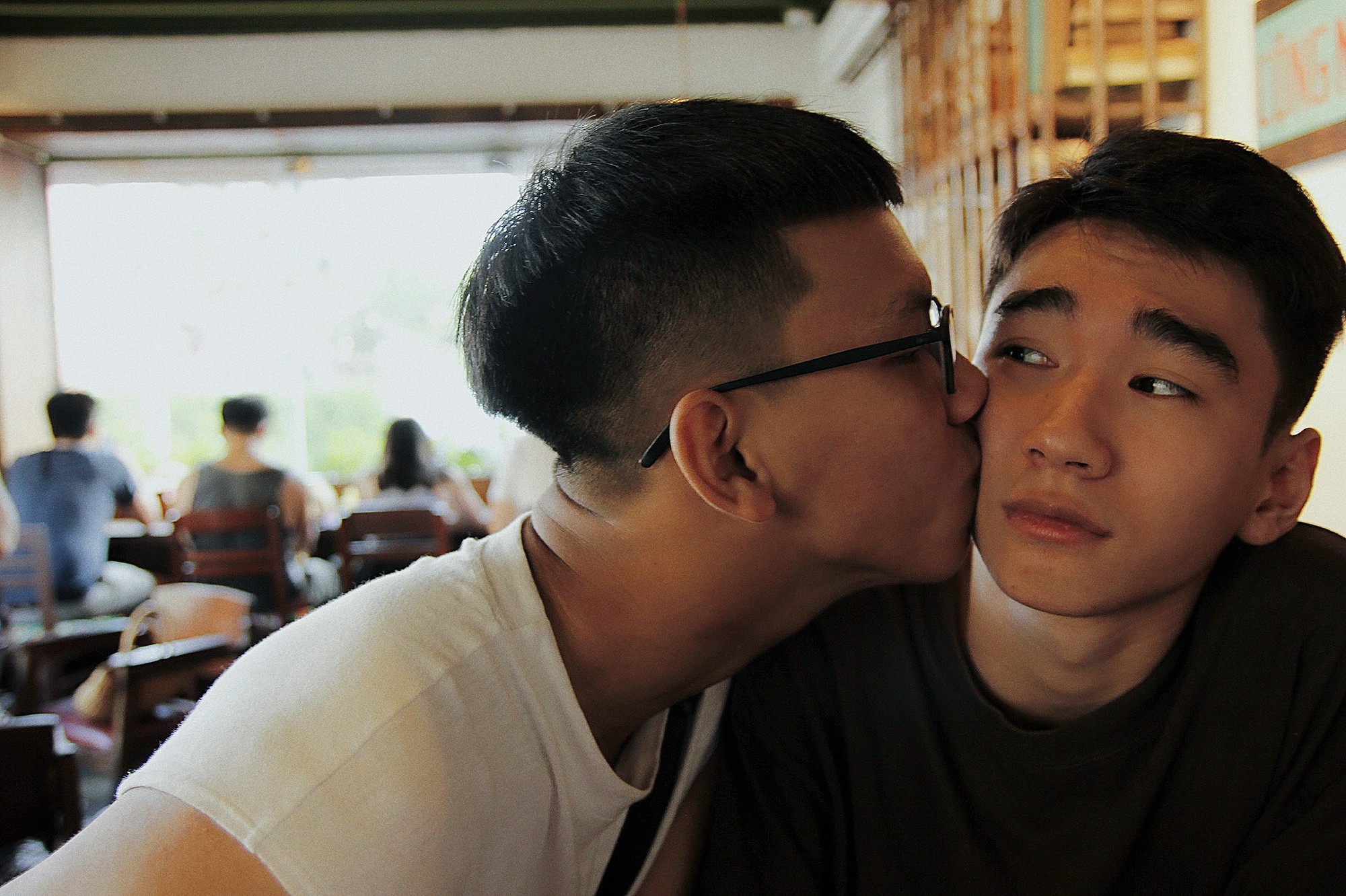 Bộ ảnh rất tình của cặp LGBT điển trai khiến cộng đồng mạng thổn thức - Ảnh 11. Bộ ảnh rất tình của cặp LGBT điển trai khiến cộng đồng mạng thổn thức - Ảnh 11.