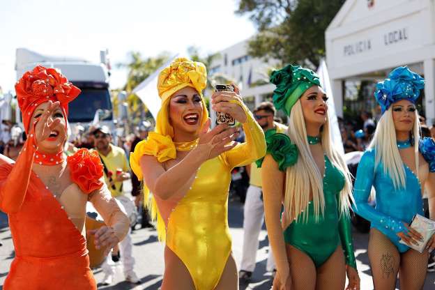 Tháng Tự hào LGBT 2019: Những hình ảnh ấn tượng trên thế giới - Ảnh 9. Tháng Tự hào LGBT 2019: Những hình ảnh ấn tượng trên thế giới - Ảnh 9.