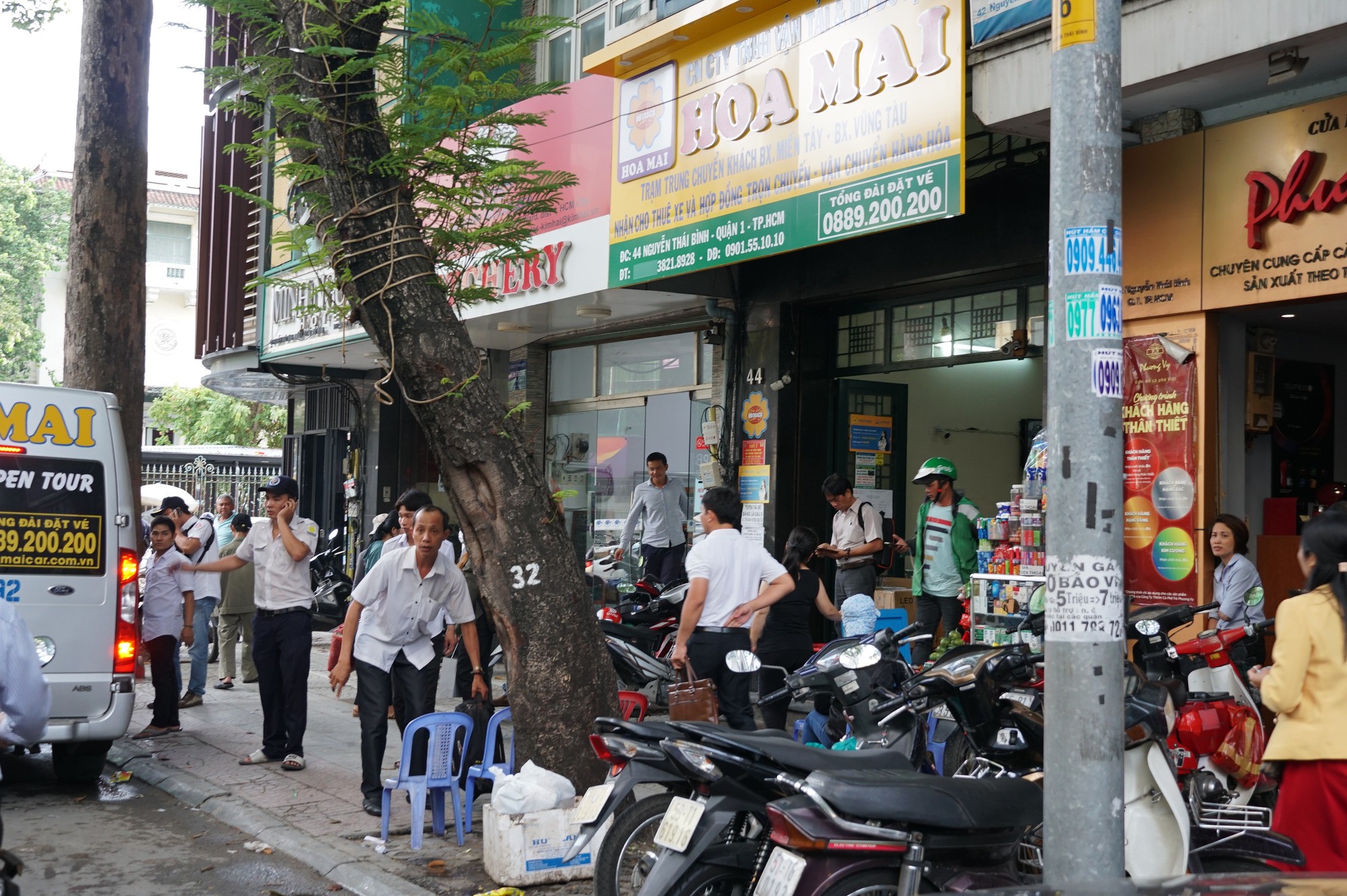 Vỉa hè quận 1 thế nào sau khi ông Đoàn Ngọc Hải không còn đi cẩu xe, đập các điểm xây dựng lấn chiếm - Ảnh 8. Vỉa hè quận 1 thế nào sau khi ông Đoàn Ngọc Hải không còn đi cẩu xe, đập các điểm xây dựng lấn chiếm - Ảnh 8.