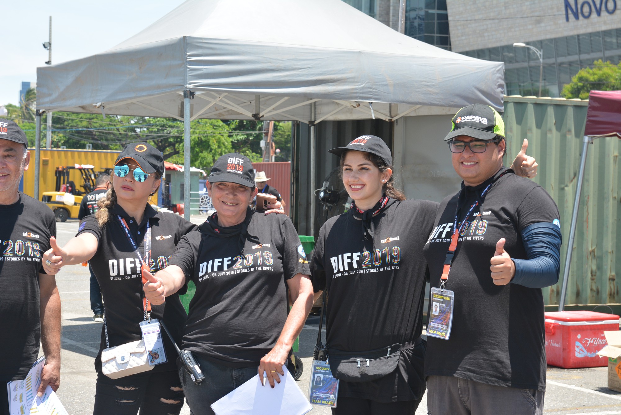 Đội trưởng pháo hoa Brazil thi DIFF 2019: Khán giả sẽ ấn tượng với hình ảnh dòng sông Hàn đỏ rực lửa trên nền trời đêm - Ảnh 3. Đội trưởng pháo hoa Brazil thi DIFF 2019: Khán giả sẽ ấn tượng với hình ảnh dòng sông Hàn đỏ rực lửa trên nền trời đêm - Ảnh 3.