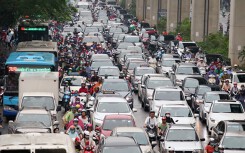 Phó Thủ tướng yêu cầu lưu ý tâm lí lái xe khi qui định gắn mào 'taxi công nghệ'