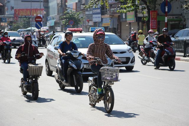 Dự báo thời tiết ngày mai 6/6: Nhiệt độ Hà Nội ngày mai trên 37 độ C - Ảnh 1. Dự báo thời tiết ngày mai 6/6: Nhiệt độ Hà Nội ngày mai trên 37 độ C - Ảnh 1.