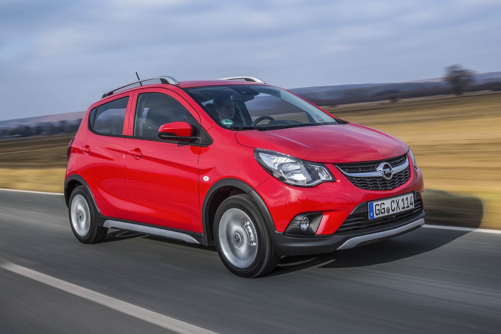 VinFast Fadil đã được nâng cấp những gì so với nguyên mẫu Opel Karl Rocks phiên bản châu Âu? - Ảnh 4. VinFast Fadil đã được nâng cấp những gì so với nguyên mẫu Opel Karl Rocks phiên bản châu Âu? - Ảnh 4.