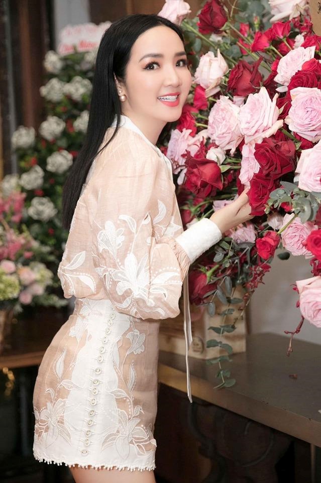 Hoa hậu Giáng My bị nhận xét như búp bê sống vì ảnh photoshop quá đà - Ảnh 7.