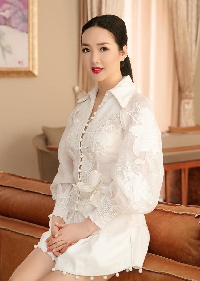 Hoa hậu Giáng My bị nhận xét như búp bê sống vì ảnh photoshop quá đà - Ảnh 8.