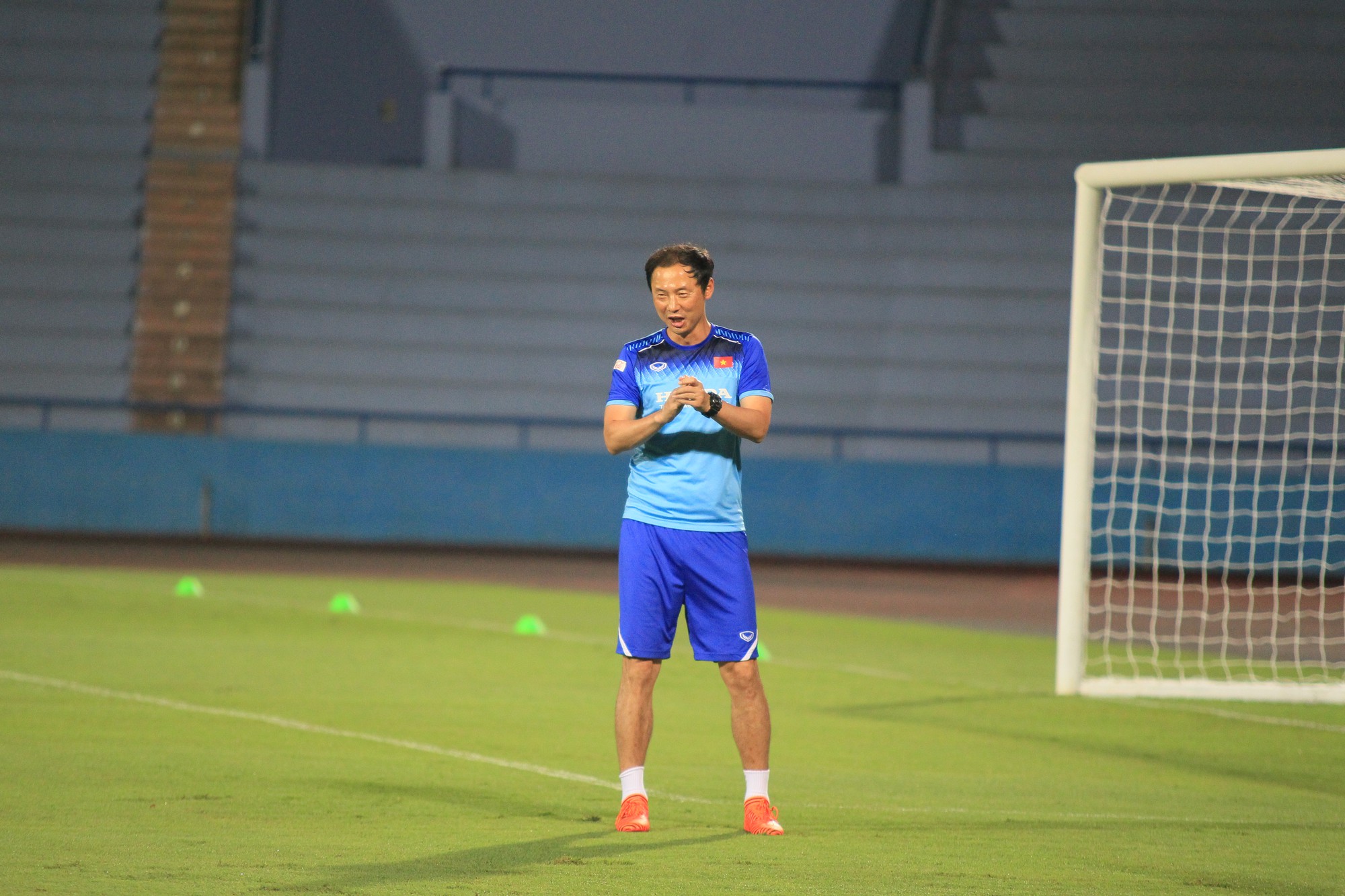 U23 Việt Nam luyện công, chuẩn bị vũ khí bí mật đấu U23 Myanmar - Ảnh 4.