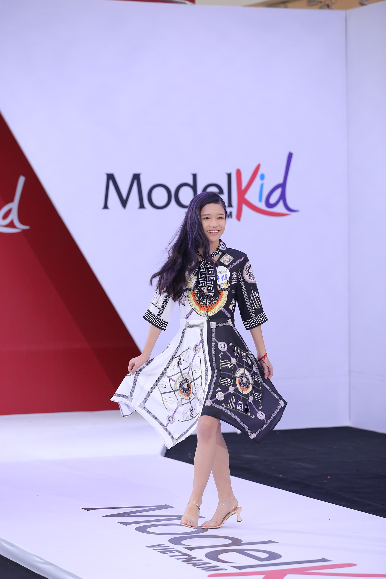 HLV Model Kid Vietnam 2019 phản đối mẫu nhí trang điểm đậm, nhuộm tóc như người lớn - Ảnh 3.