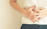 Các cơn đau nhói vùng bụng 'tố cáo' sức khỏe bạn đang có vấn đề