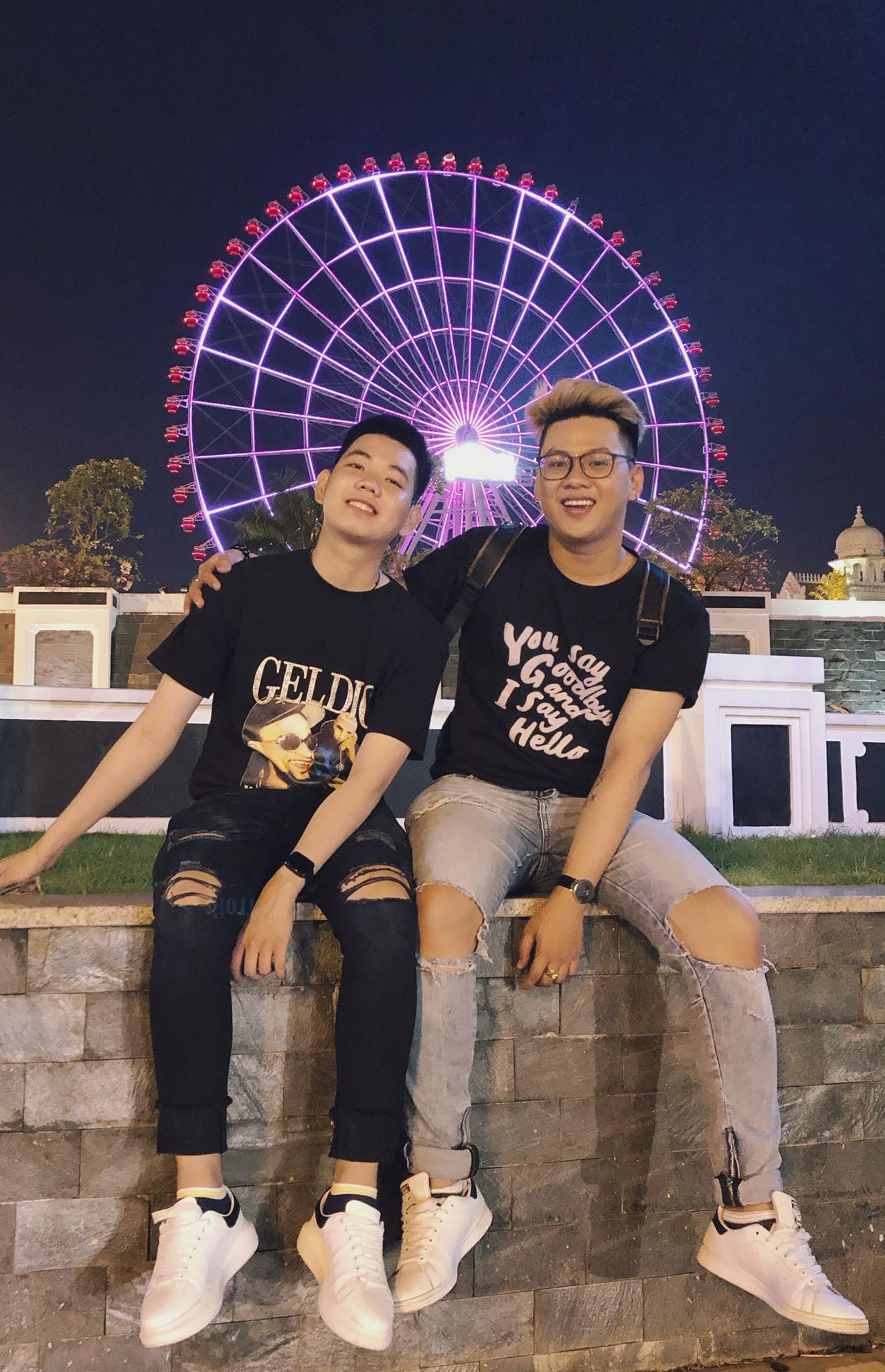 Chuyện tình cặp đồng tính nam: Tình yêu sét đánh trong lần gặp nhau đầu tiên - Ảnh 22. Chuyện tình cặp đồng tính nam: Tình yêu sét đánh trong lần gặp nhau đầu tiên - Ảnh 22.
