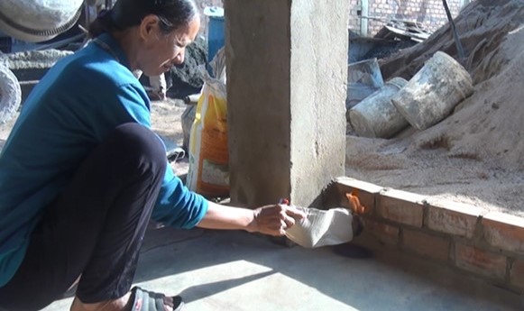 Côn trùng lạ mùi hôi tanh xuất hiện tấn công người dân: Bò đến đâu ngứa đến đó - Ảnh 4. Côn trùng lạ mùi hôi tanh xuất hiện tấn công người dân: Bò đến đâu ngứa đến đó - Ảnh 4.