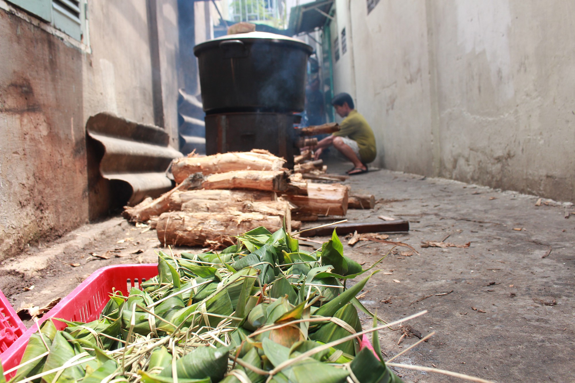 Bí quyết bán gần 30.000 bánh ú dịp Tết Đoan Ngọ của gia đình hơn 100 năm làm bánh giữa Sài Gòn - Ảnh 12. Bí quyết bán gần 30.000 bánh ú dịp Tết Đoan Ngọ của gia đình hơn 100 năm làm bánh giữa Sài Gòn - Ảnh 12.