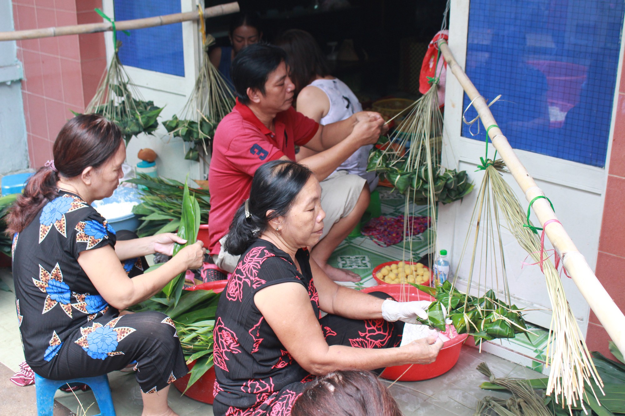 Bí quyết bán gần 30.000 bánh ú dịp Tết Đoan Ngọ của gia đình hơn 100 năm làm bánh giữa Sài Gòn - Ảnh 16. Bí quyết bán gần 30.000 bánh ú dịp Tết Đoan Ngọ của gia đình hơn 100 năm làm bánh giữa Sài Gòn - Ảnh 16.