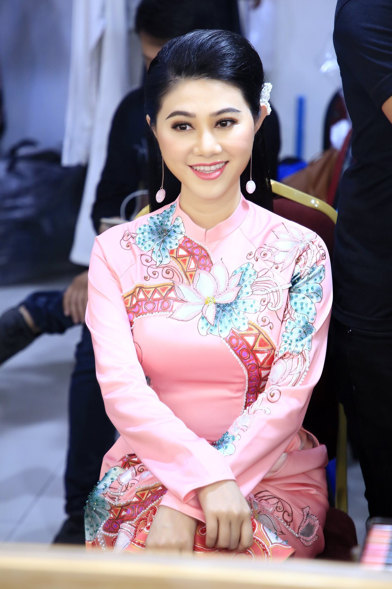 NSƯT Quế Trân: Tôi luôn cố gắng xứng đáng với những gì cha đã gầy dựng - Ảnh 1. NSƯT Quế Trân: Tôi luôn cố gắng xứng đáng với những gì cha đã gầy dựng - Ảnh 1.