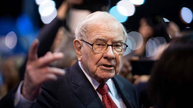 Tỉ phú Warren Buffett bị đôi vợ chồng đa cấp lừa 340 triệu USD - Ảnh 1. Tỉ phú Warren Buffett bị đôi vợ chồng đa cấp lừa 340 triệu USD - Ảnh 1.