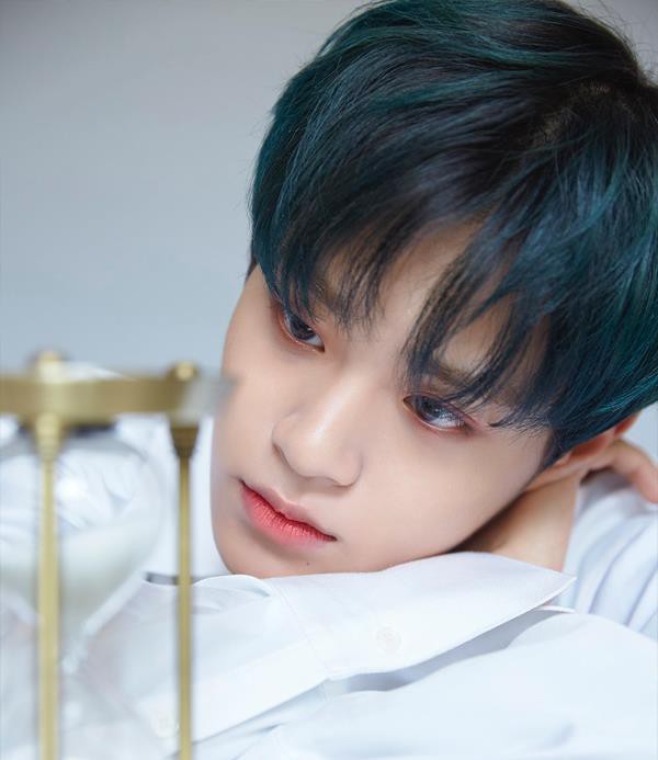 Cựu thành viên Wanna One lên tiếng về tin đồn giới tính, muốn được thảo luận cùng fan kế hoạch hẹn hò - Ảnh 2. Cựu thành viên Wanna One lên tiếng về tin đồn giới tính, muốn được thảo luận cùng fan kế hoạch hẹn hò - Ảnh 2.