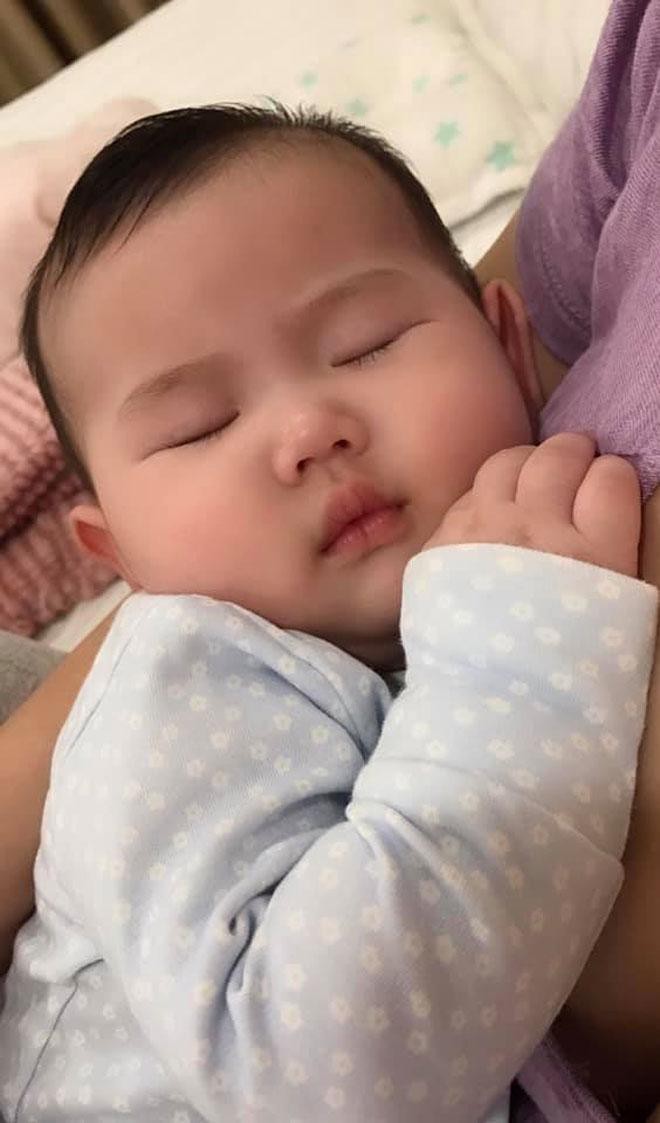 Sao Việt hôm nay (7/6): Nhã Phương khoe ảnh căn phòng ngập tràn gấu bông, Hiền Thục diện bikini quyến rũ như gái 18 - Ảnh 5.