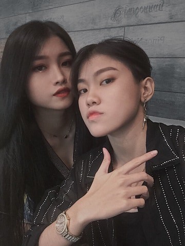 Chuyện tình cặp đồng tính nữ phải lòng nhau từ khi học chung lớp - Ảnh 1. Chuyện tình cặp đồng tính nữ phải lòng nhau từ khi học chung lớp - Ảnh 1.