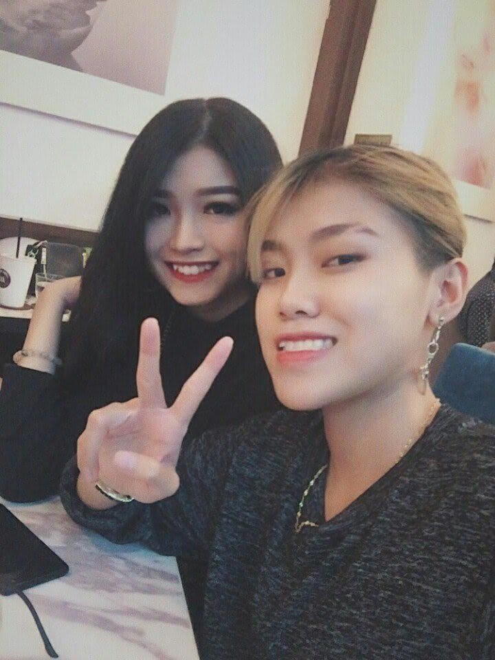 Chuyện tình cặp đồng tính nữ phải lòng nhau từ khi học chung lớp - Ảnh 3. Chuyện tình cặp đồng tính nữ phải lòng nhau từ khi học chung lớp - Ảnh 3.