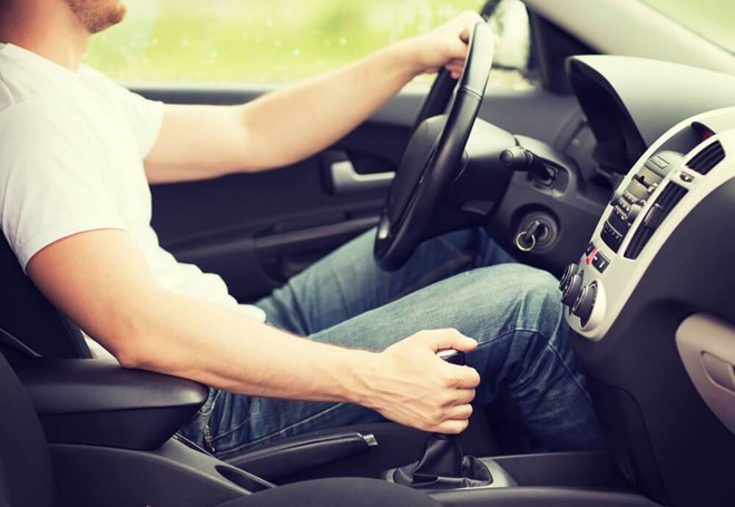 Trượt bằng lái vì học xe số tự động nhưng lại thi số sàn - Ảnh 1. Trượt bằng lái vì học xe số tự động nhưng lại thi số sàn - Ảnh 1.