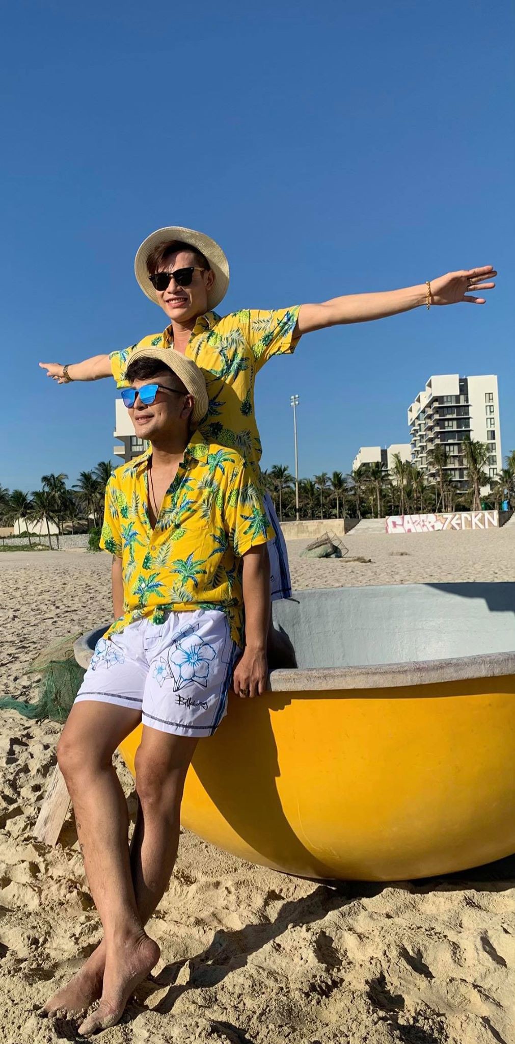 Đám cưới của cặp LGBT điển trai khiến cư dân mạng xôn xao: Hạnh phúc luôn là sự chân thành và chia sẻ - Ảnh 15. Đám cưới của cặp LGBT điển trai khiến cư dân mạng xôn xao: Hạnh phúc luôn là sự chân thành và chia sẻ - Ảnh 15.