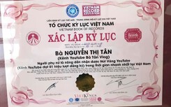 Bà Tân Vlog chính thức ghi tên vào kỉ lục Việt Nam, dân mạng trầm trồ 'gừng càng già càng đỉnh'