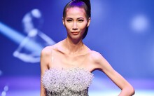 Người mẫu Cao Ngân: Mắc bệnh phổi nặng, bị dân mạng trù chết và sự hồi sinh mạnh mẽ của nàng 'cò hương'