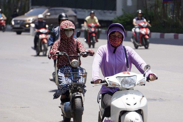 Hà Nội có nơi nắng nóng trên 38 độ - Ảnh 1. Hà Nội có nơi nắng nóng trên 38 độ - Ảnh 1.
