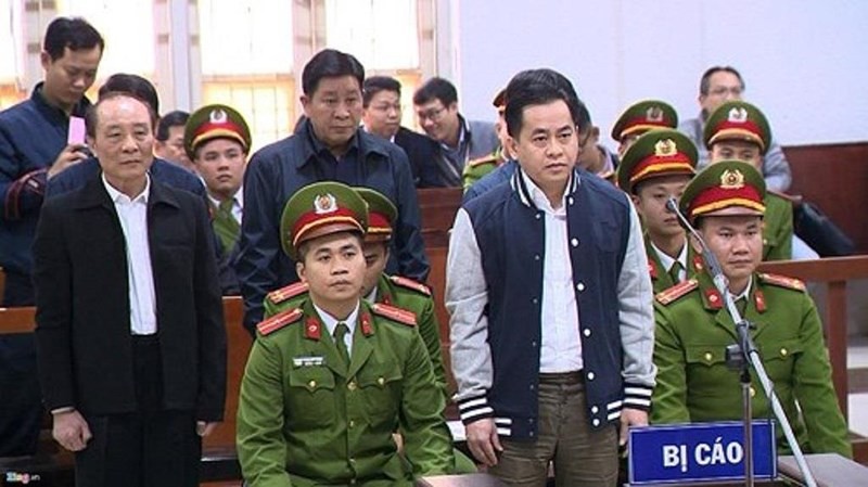 Vũ nhôm lại hầu tòa cùng 2 cựu thứ trưởng công an - Ảnh 1. Vũ nhôm lại hầu tòa cùng 2 cựu thứ trưởng công an - Ảnh 1.